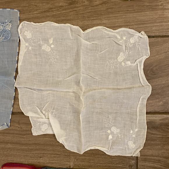 Vintage Hankie Lot Of Ladies Handkerchiefs - Picture 6 of 14